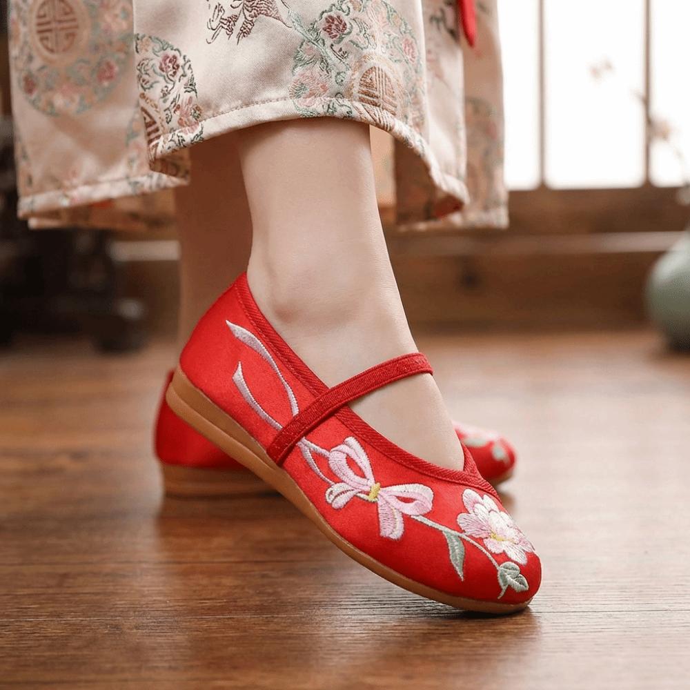 Chinese Style Girls' Dancing Shoes Wear Resistant Embroidered Cloth Shoes Ballet Shoes Walking