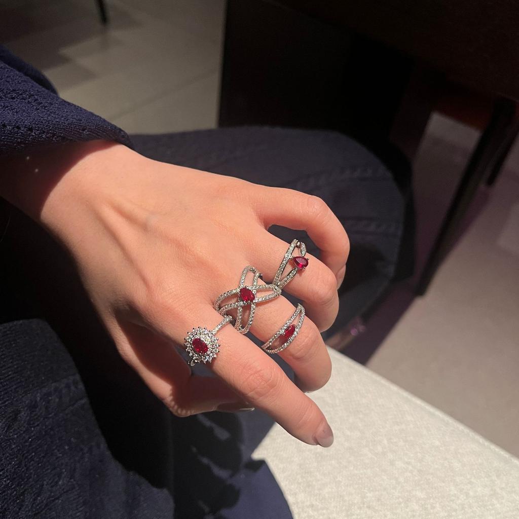 Light Luxury Elegant Banquet White Temperament Ring Pigeon Blood Ruby Diamond Ring High Sense Finger Ring