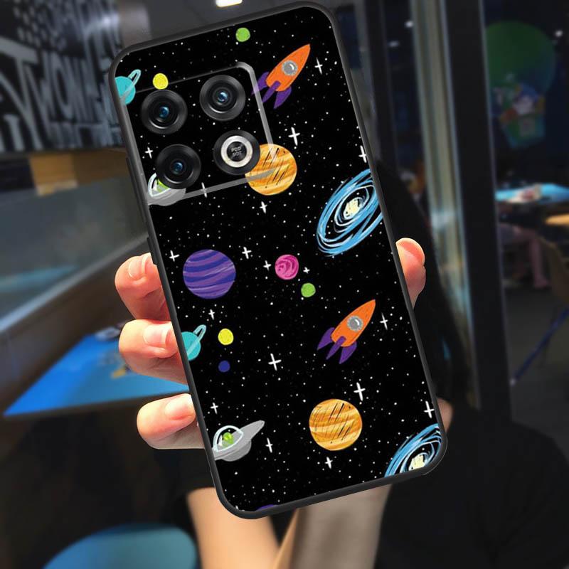 Black White Moon Space Astronaut Funda For OnePlus 10T 8T 9RT 12 13 13R 11 9 10 Pro OnePlus Nord 4 CE 2 3 Lite N20 N30 Case