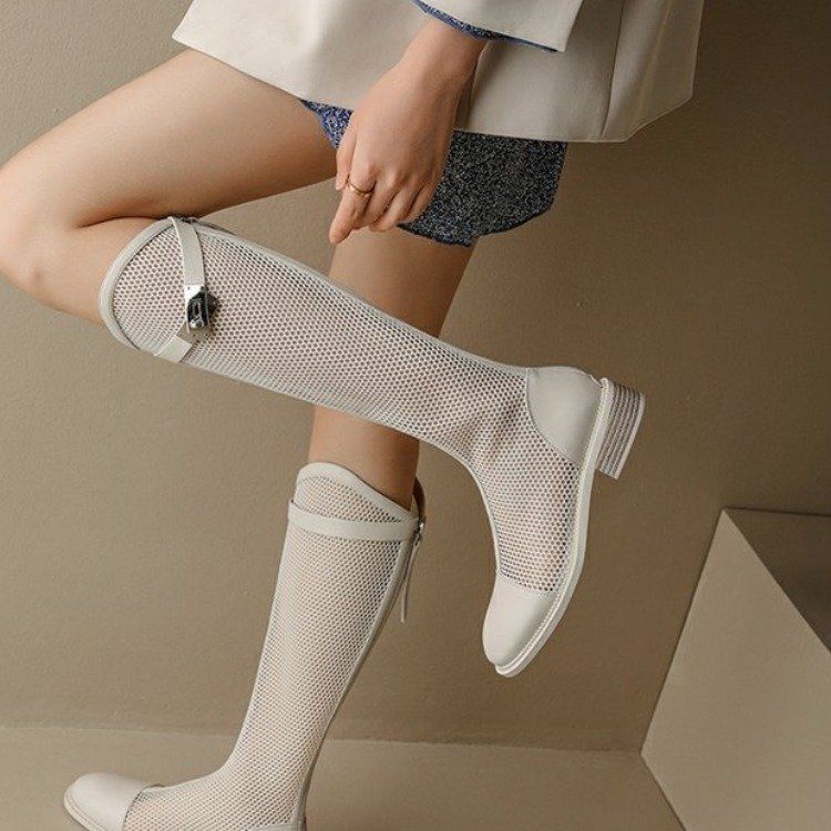 

Сетчатые ажурные прохладные сапоги для женщин 2025 римские с круглым носком на плоской подошве летние дышащие высокие сетчатые сапоги 40 покинуть белый