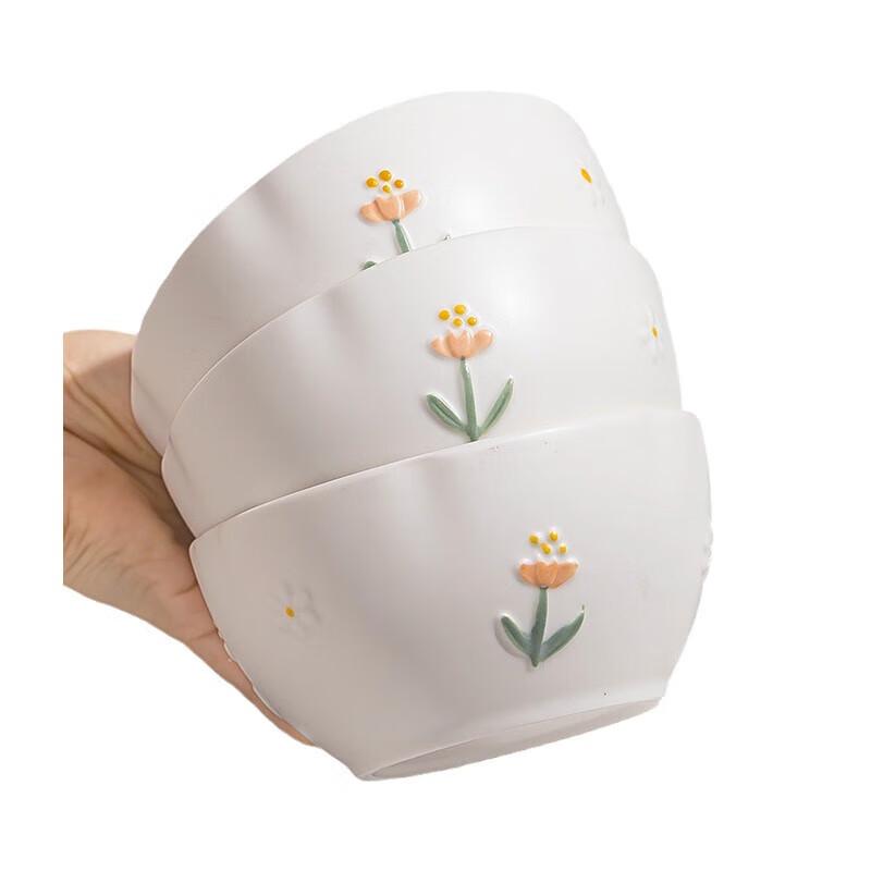 Mod Lanka Embossed Daisy Dinnerware Set