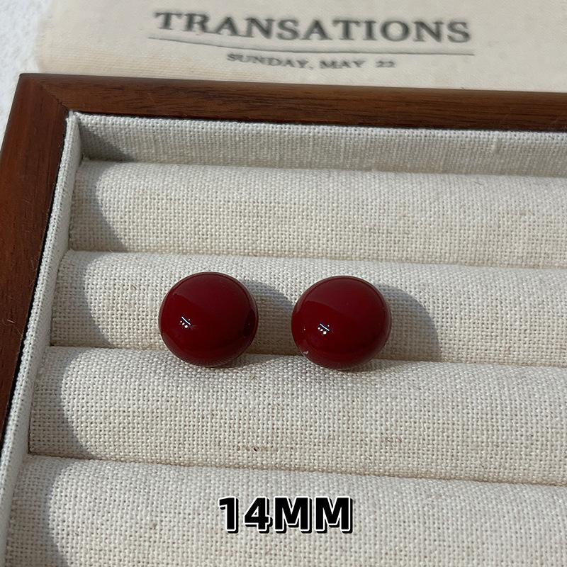 Wine red pearl mosquito coil disc ear clips, no ear piercings, painless earrings, simple and fashionable commuter temperament stud earrings