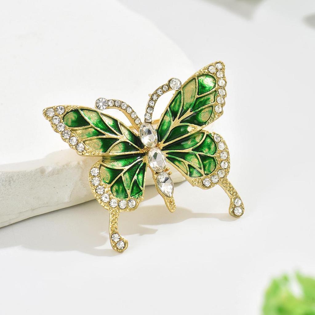 Elegancka broszka-pin motyl z diamentami dla kobiet - Lekki luksus, modny dodatek do korsarza