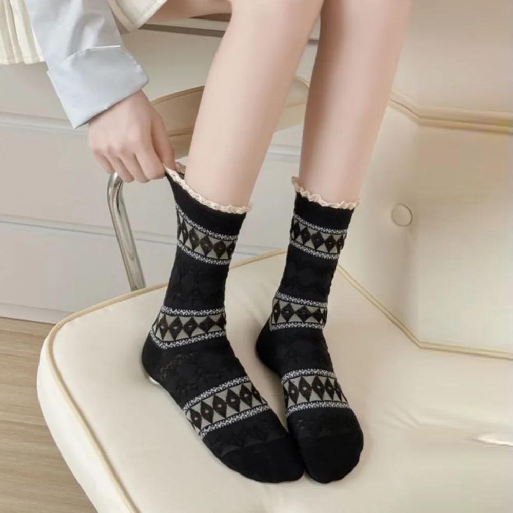 1 Pair Vintage Harajuku Women Socks Fashion Lace Edge Cute Sweet Flower Print Foot Socks  Streetwear Korean Style Female Socks