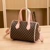 Quality bag Single shoulder portable messenger Yuantong bag Retro fashion niche mobile phone cosmetic bag