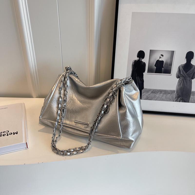 2024 Summer Casual Soft Surface Diamond Chain Large Capacity Shoulder Bag for Women