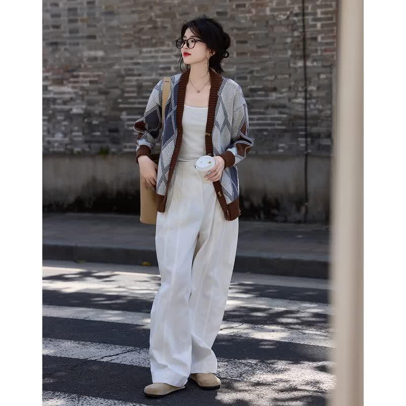 Women's V-Neck Diamond Knit Cardigan