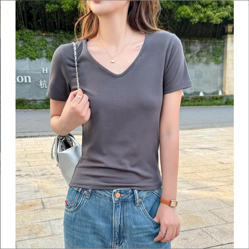 Trička s krátkým rukávem a výstřihem do V, crop topy pro ženy, roztomilé trendy letní topy na výlety 2025