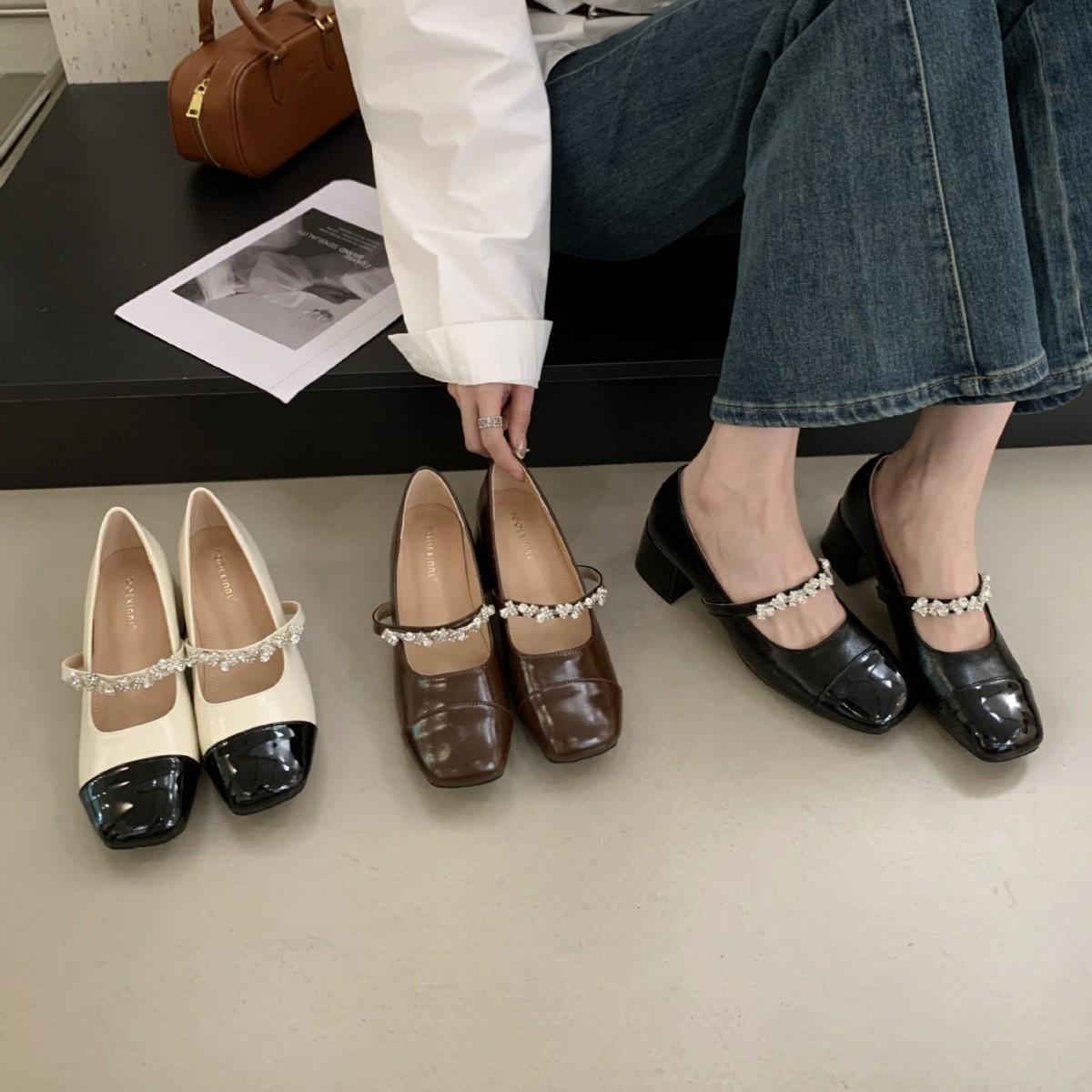 

2025 new round head thick middle heel shallow mouth rhinestone word with versatile OL Mary Jane women s shoes 39 бежевый