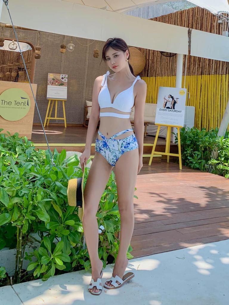 Swimsuit: Sweet Sexy Bikini for Hot Spring & Beach Vacation