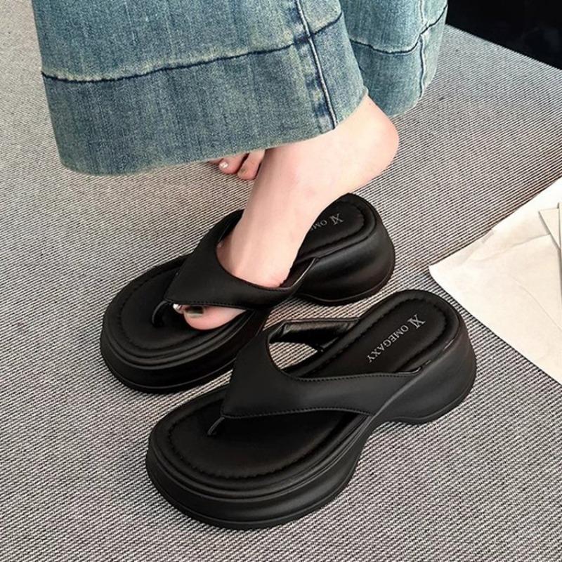 

A New Style of Women s Flip-flops with Thick and Soft Soles Versatile Beach Sandals 35 чорний