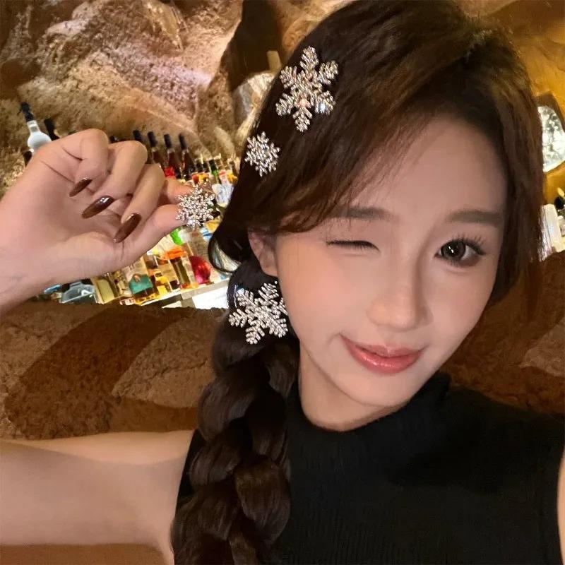 1/6pcs Christmas Hair Clips Snowflake Hairpins Sparkling Rhinestone Hair Clips for Women Festive Party Gift