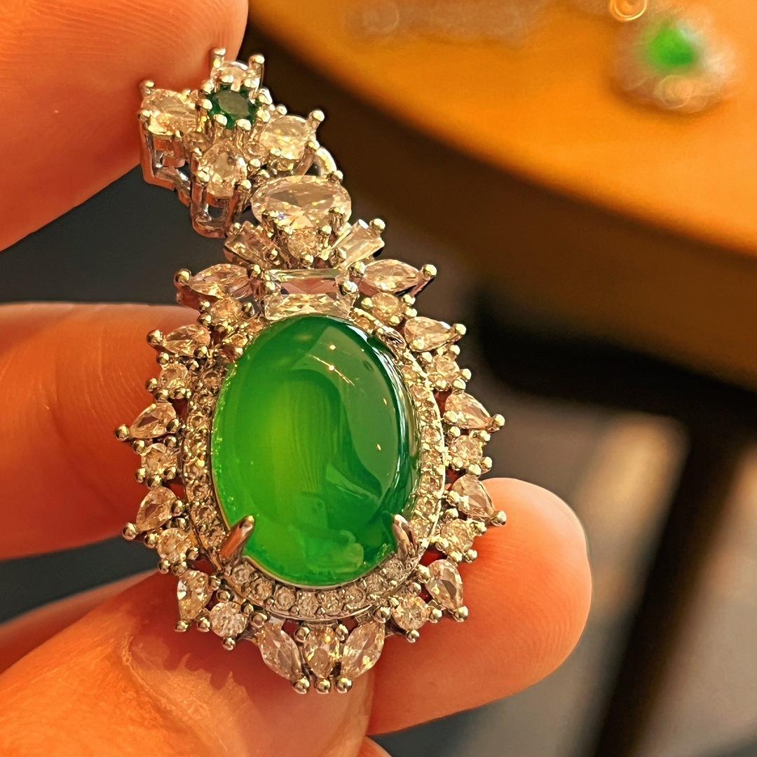 Full Green Yang Green Natural Agate Green Chalcedony Pendant Female, Real Shot Fidelity