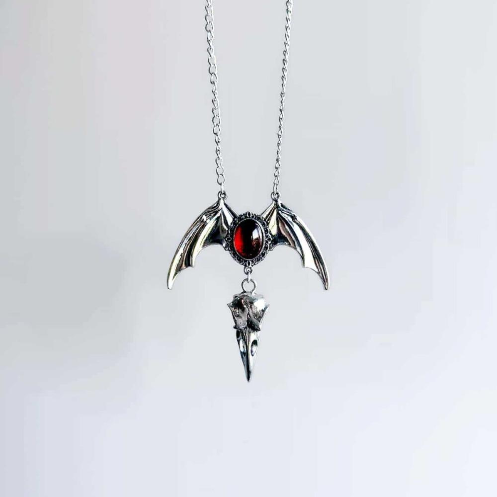 Charm Gothic Blood Red Oval Glass Crystal Sliver Color Vampire Bat Death Crow Skull Pendant Necklace for Women Halloween Jewelry