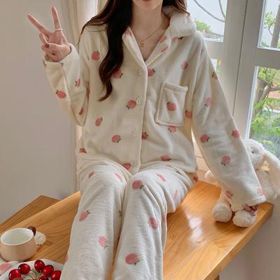 Coral Velvet Pajamas Women's Winter Cardigan Strawberry Long Sleeved Long Sleeved Flannel Two-Piece Thickened Warm Pajamas Suit