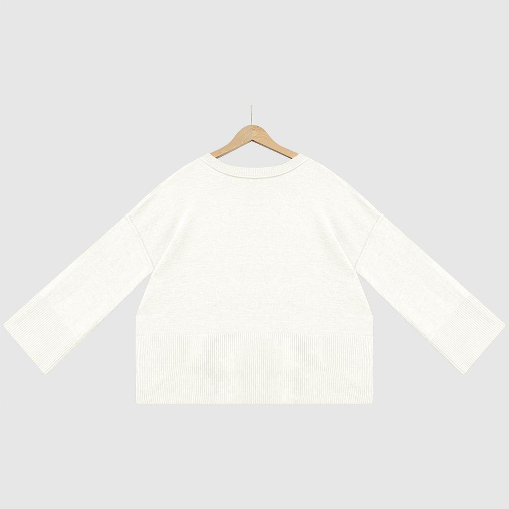 Women's Solid Color Round Neck Bell Sleeve Pullover Knitwear Fashion Short Sweater