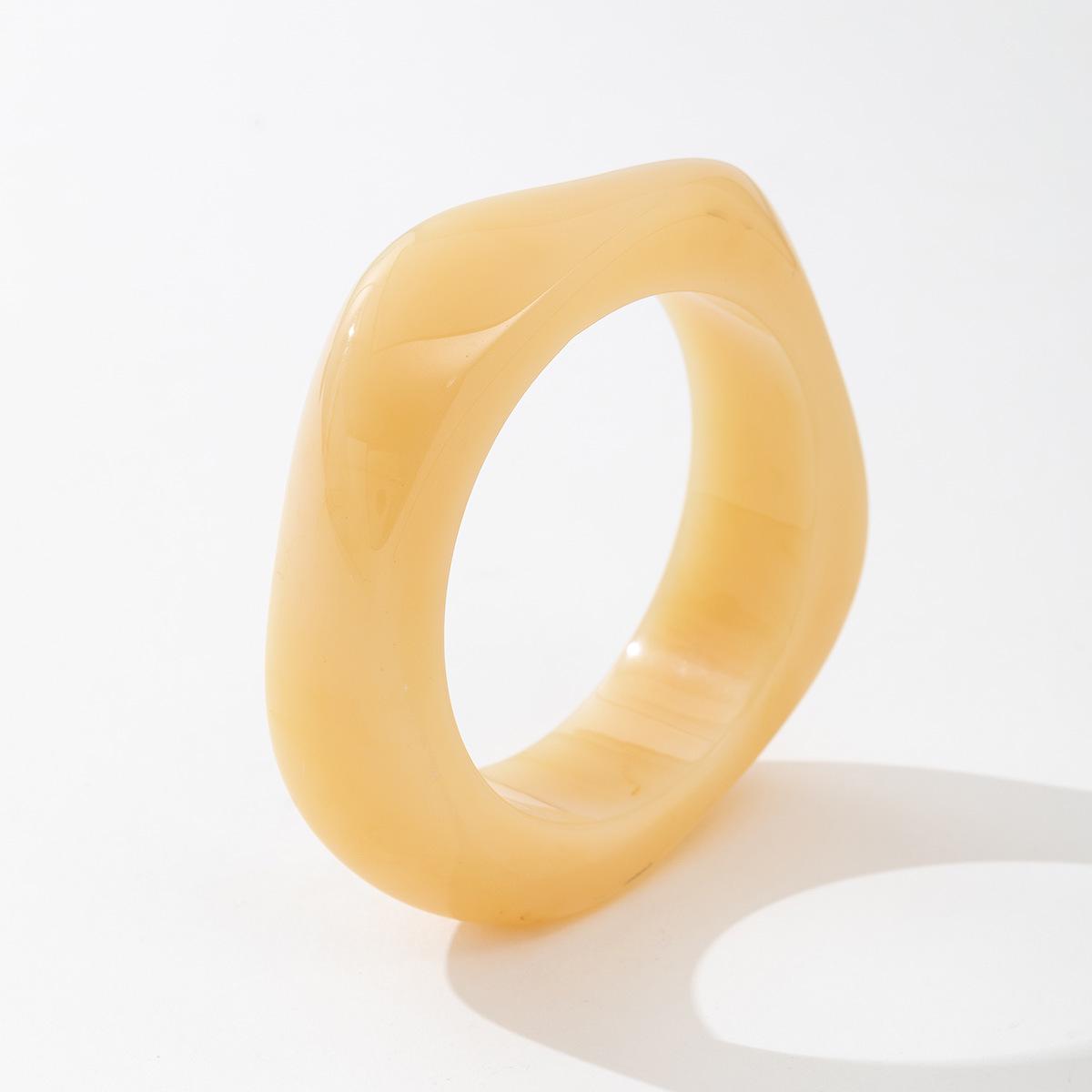 Модный геометрический браслет из смолы: Элегантный и универсальный женский браслет