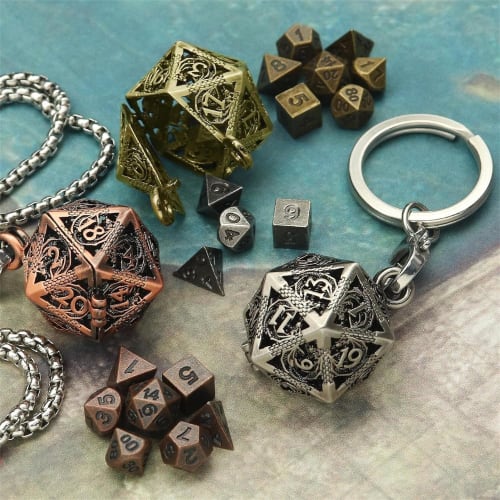 Sada mnohostěnných kostek, Kovová sada kostek D&D, Bronzová dutá sada kostek D20 s pouzdrem na kostky-náhrdelníkem, Starožitná drobná kovová sada kostek pro D&D, Přenosné hraní rolí