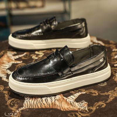 Europäische Schuhe für Herren Echtleder Freizeitschuhe Frühling Flache Skateboard-Schuhe Retro Designer Slipper
