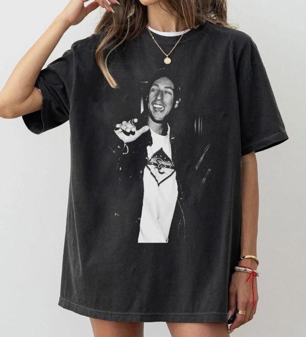 

Funny Adam Sandler TShirt Vintage Movie Actor Shirt Unisex T-Shirt XL