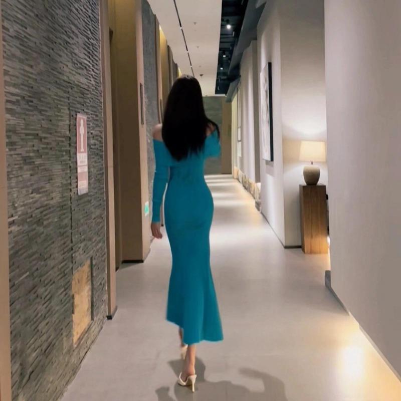 [] Cold department, unique and chic skirt, high-end wear, slim fit and thin shoulder knitted dress