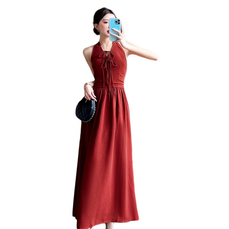 High-quality Korean version of the new Hong Kong-style retro temperament hanging neck, backless and thin women's French white long dress