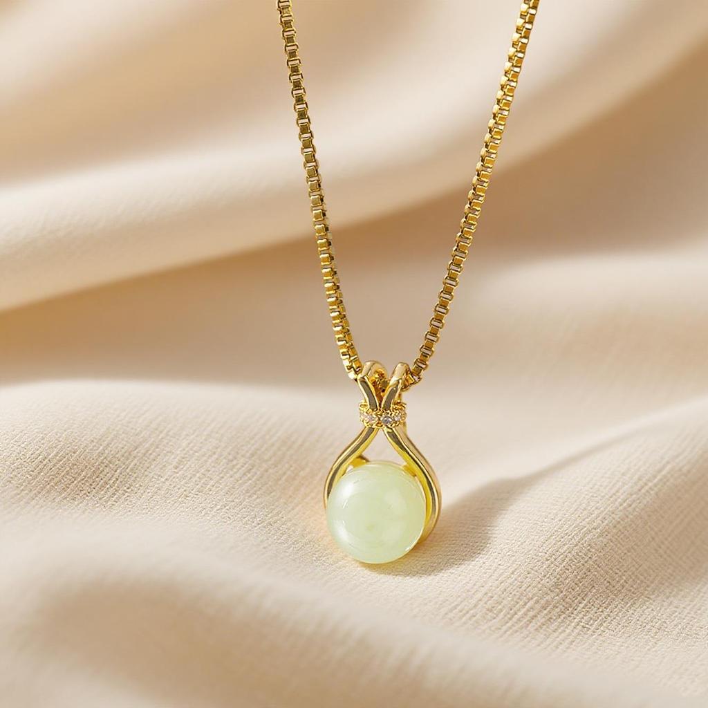 Elegant Light Luxury Zircon Necklace for Women - Gold-Plated, Simple Clavicle Chain
