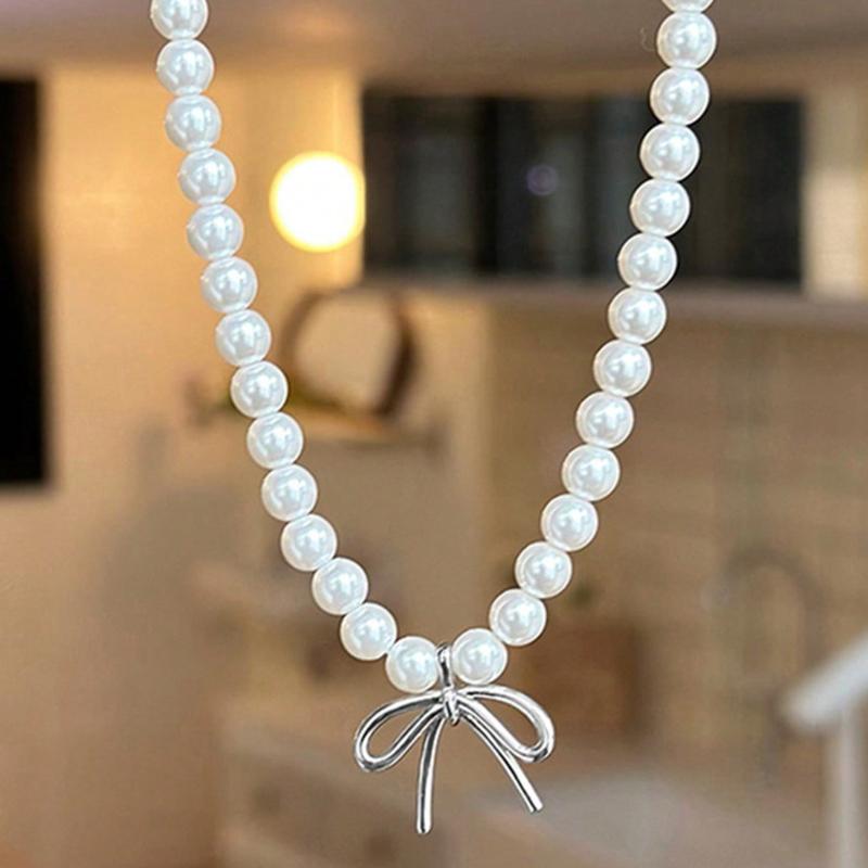 1pc Pearl Butterfly Pendant Necklace, Elegant Party Necklace, Versatile for Daily Commute, Pearl Choker Necklace