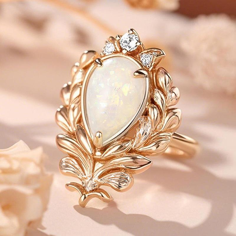 Style Mode Nouveau Européen Et Américain Assiste au Banquet Bijoux Goutte d'Eau Trésor Australien Feuille Bague Féminine