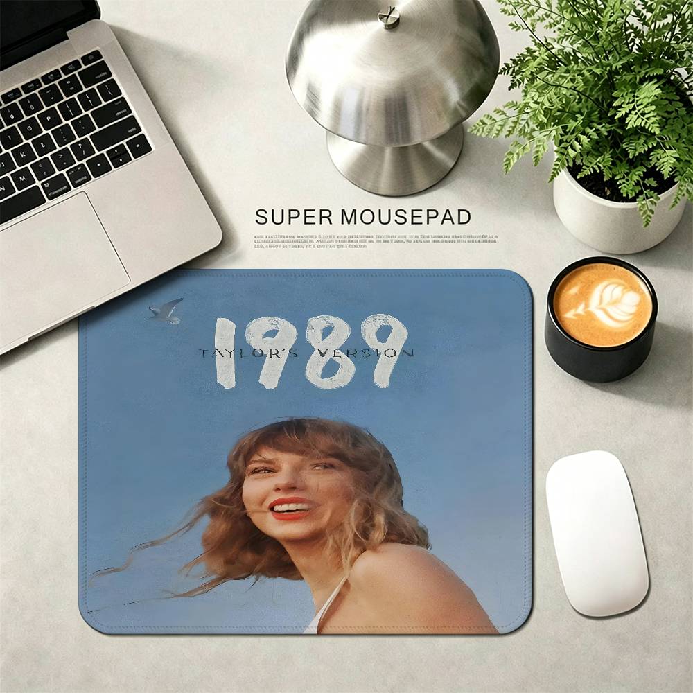 Singer T-Taylor-S-Swift-ES T-TTPD 25x29cm Small Office Student Gaming Thickened Pad Non-slip Cushion Mouse Pad Writing Desk Mats