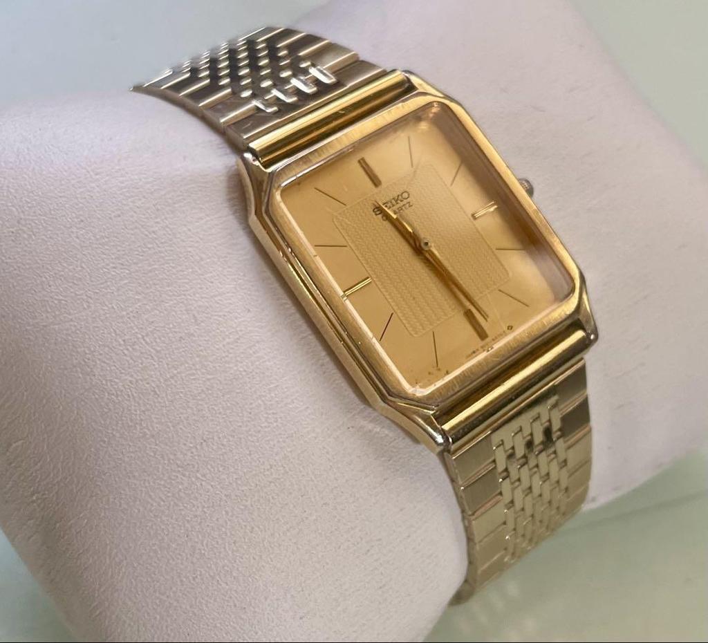 [USED] SEIKO Quartz Watch Gold Rectangular Vintage Print.