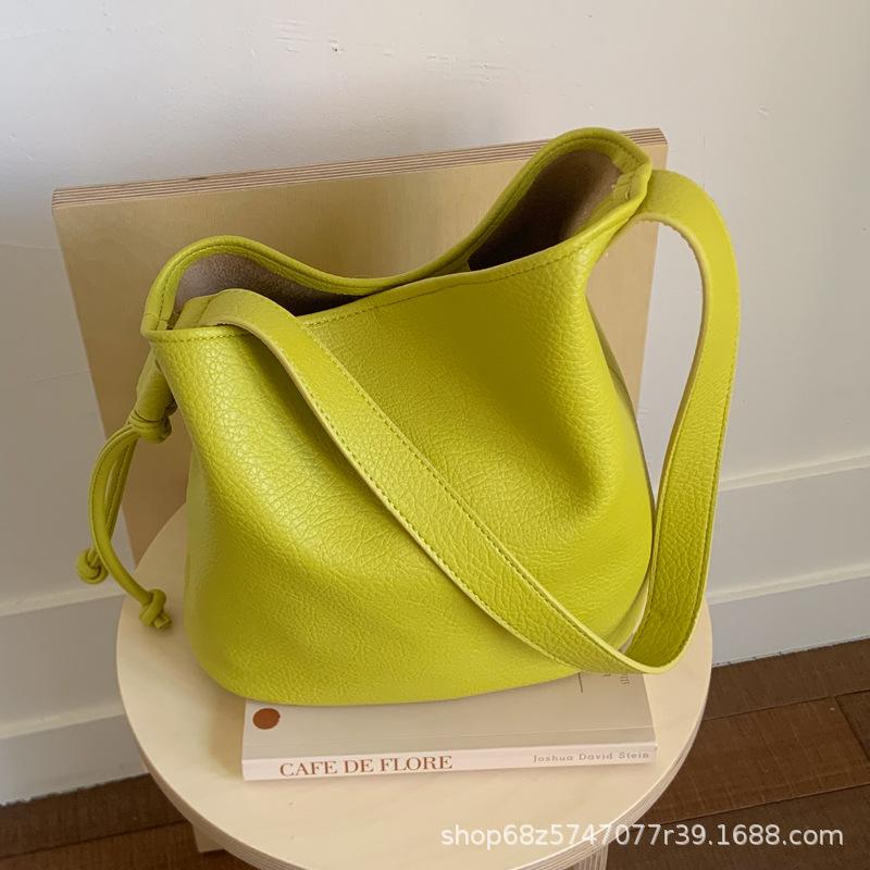 Fashionable Explosive Large-capacity Bucket Bag Tote Bag Women's 2025 New Korean Ins Niche Versatile Crossbody Bag Trend