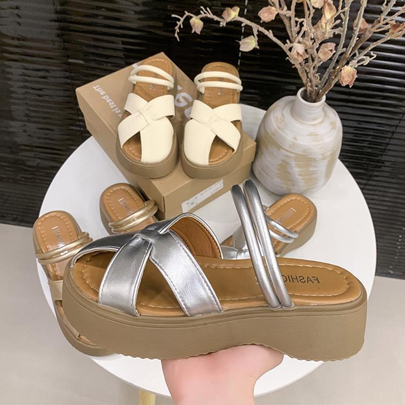 Thick-bottomed vacation super fire one-pedal bag head half slippers children wear skirts in summer 2025 new cool slippers