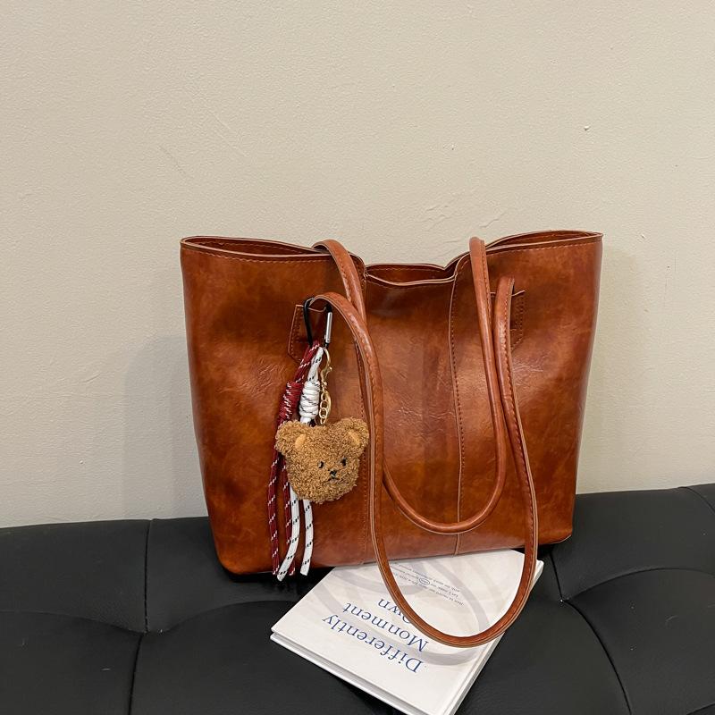 

Нишевая дизайнерская сумка-тоут 2025 зима новая сумка большой вместимости женская модная простая в иностранном стиле сумка через плечо Without pendant коричневый