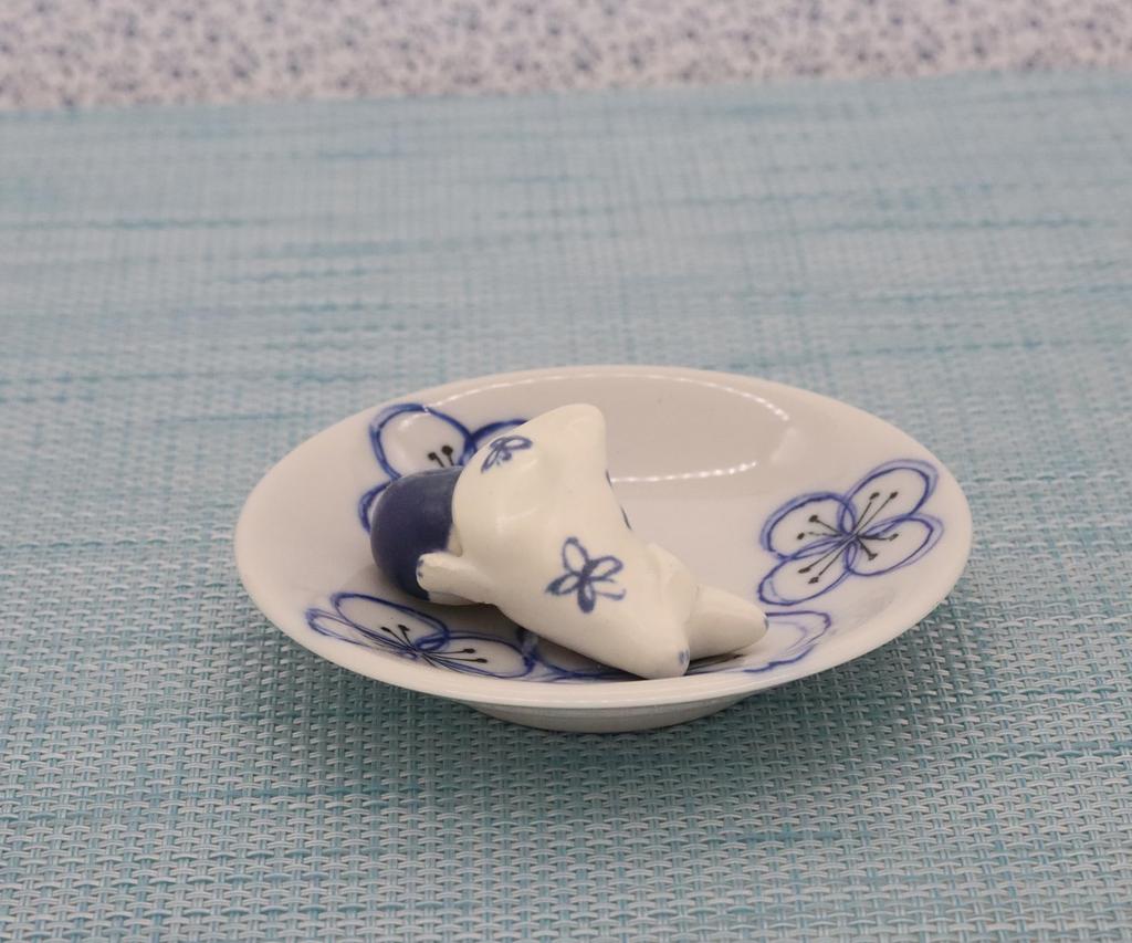 Craftsman House Incense Dyed Cat Made in Japan Holder, (Flower),