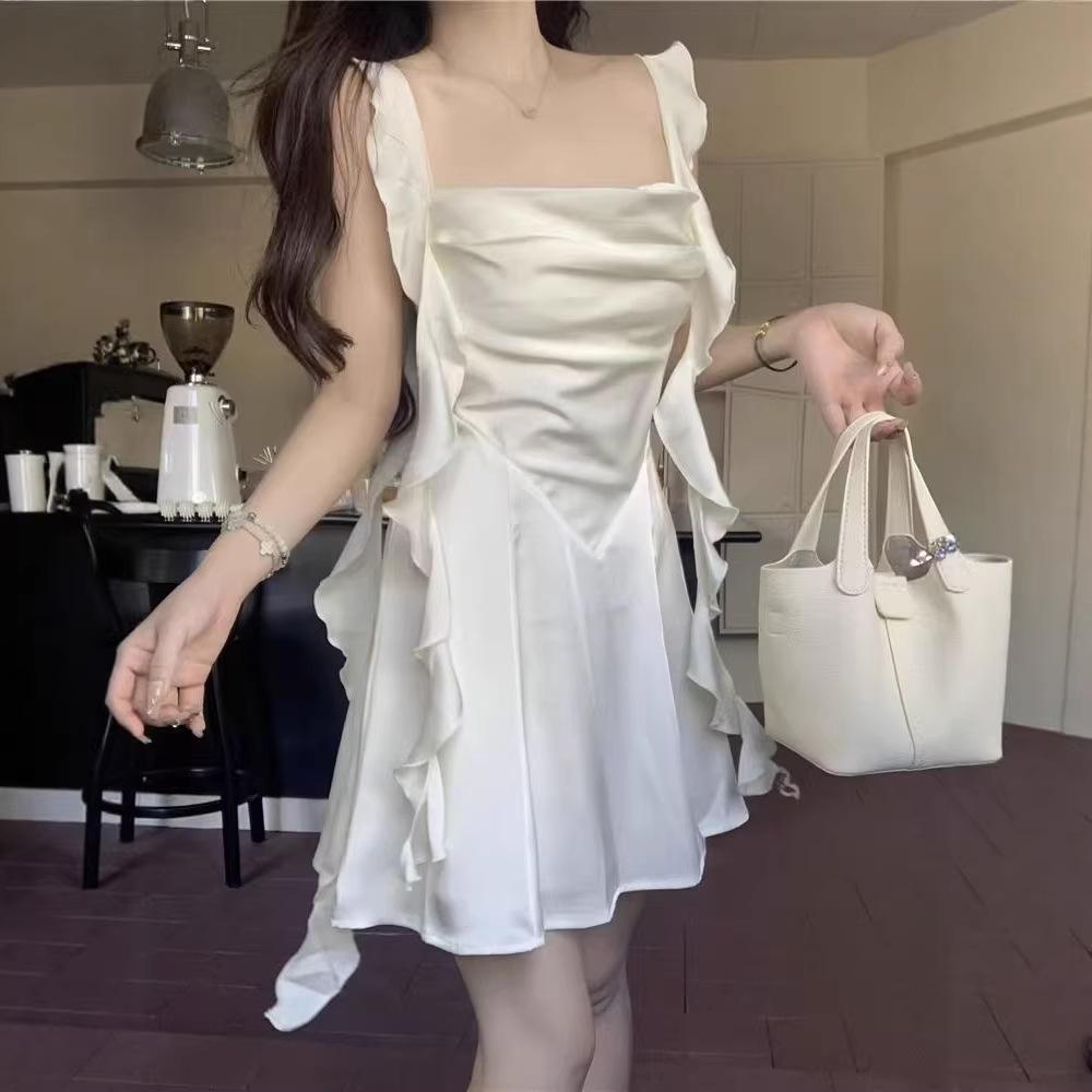Summer French Style Strappy Dress for Chic and Spicy Look