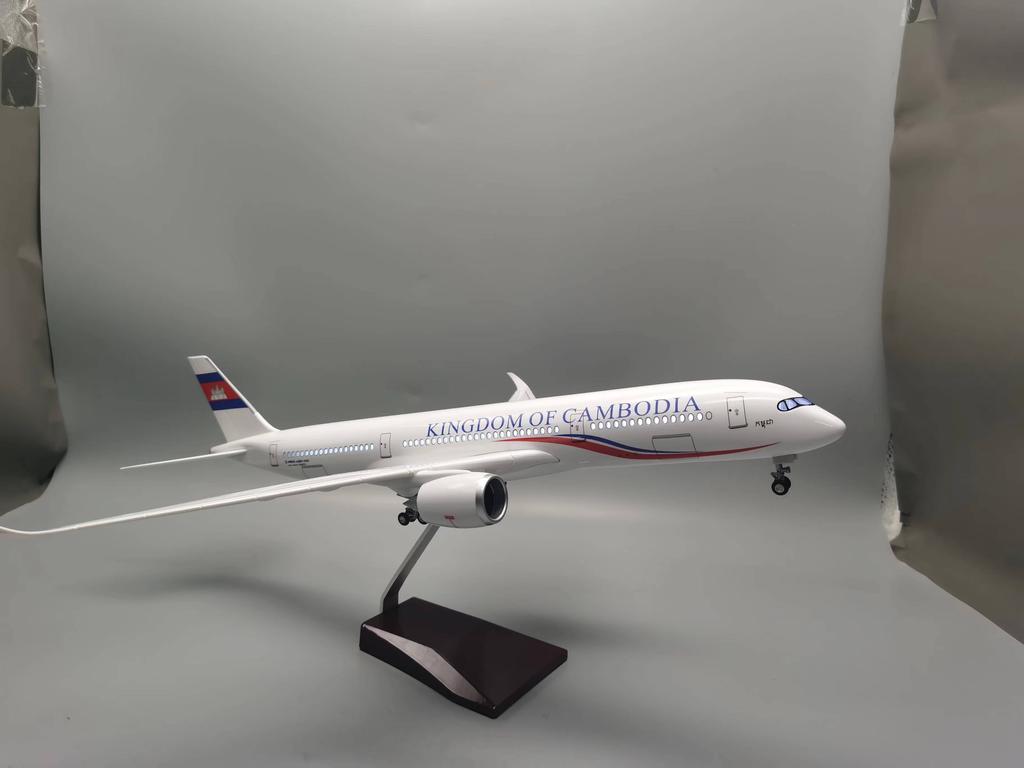 47CM A350 Cambodia Airlines Passenger plane Model with Lights and Wheels Die-cast Plastic Resin Airplane For Aircraft Aviation