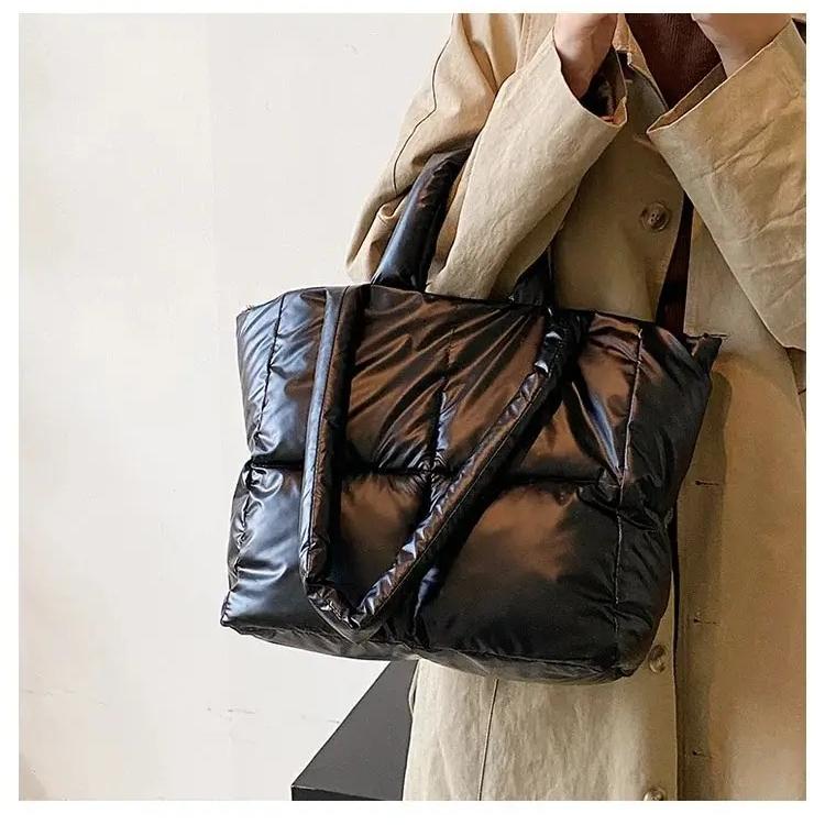 Geantă de mână pentru femei Geantă de mare capacitate Geantă de umăr New Tide Fashion, toamnă și iarnă, geantă din bumbac.