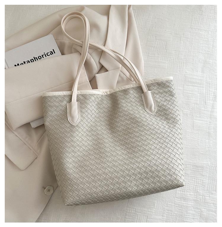 Women's Large Capacity Checkered Shoulder Tote Bag 2025 - Small, Stylish, Hot Selling Commute Bag