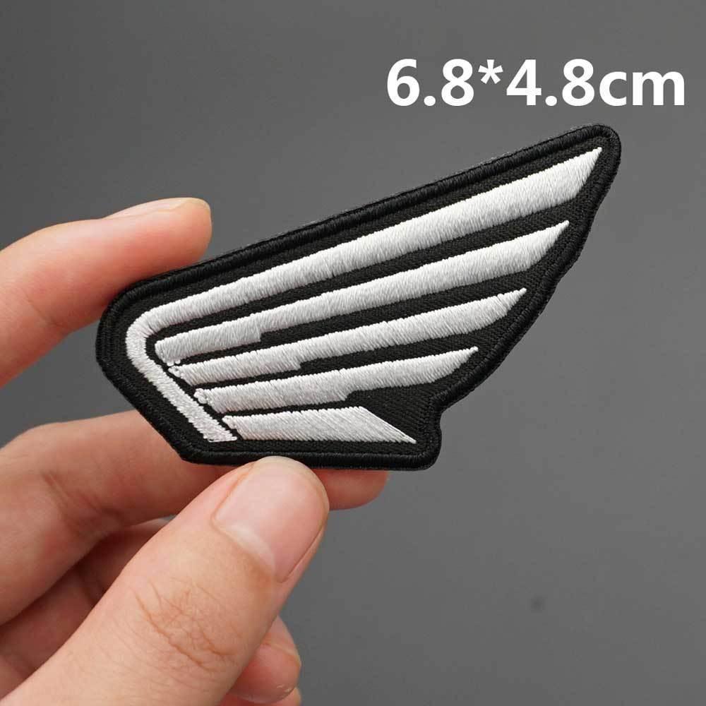 

Styling Embroidered Patche Armband Backpack Badge Hook Backing Clothing For Honda CB400 CB650 FCBF CBR25ORR CRF SH3O0 NC75O Sewing style белый