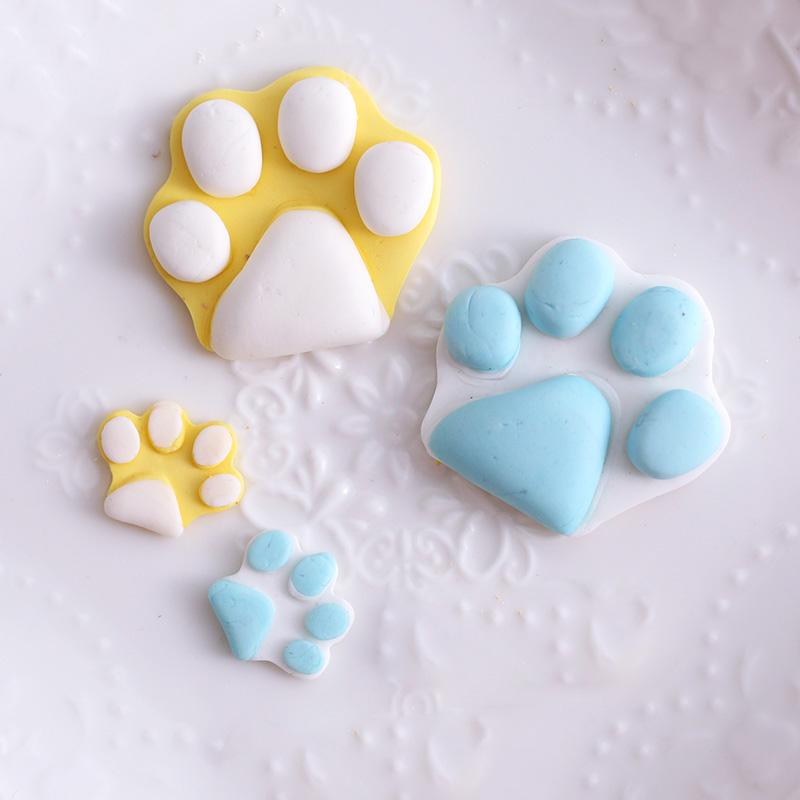 bone shaped cake tin