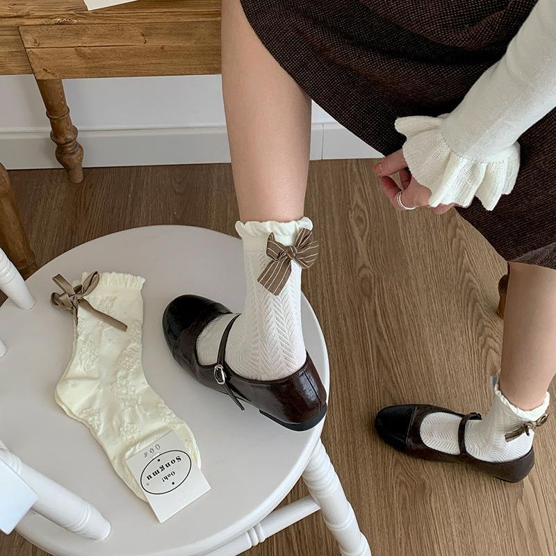 Damen Herbst Socken mit großem Schleifchen Weiß Mittellang Röhrensocken