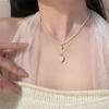 Love Heart Pendant Necklace with Pearls Women Neck Jewelry Alloy Texture Beads Necklace Suitable for Parties and Wedding