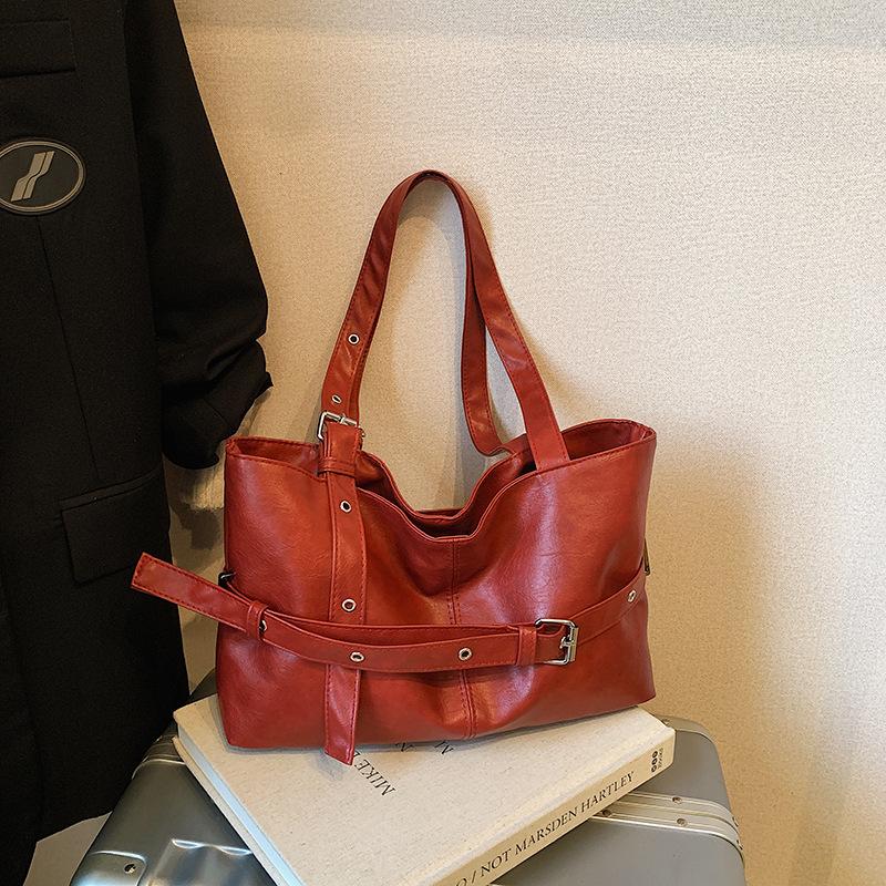 Large capacity retro tote bag 2025 autumn winter new fashion shoulder bag versatile commuter underarm bag