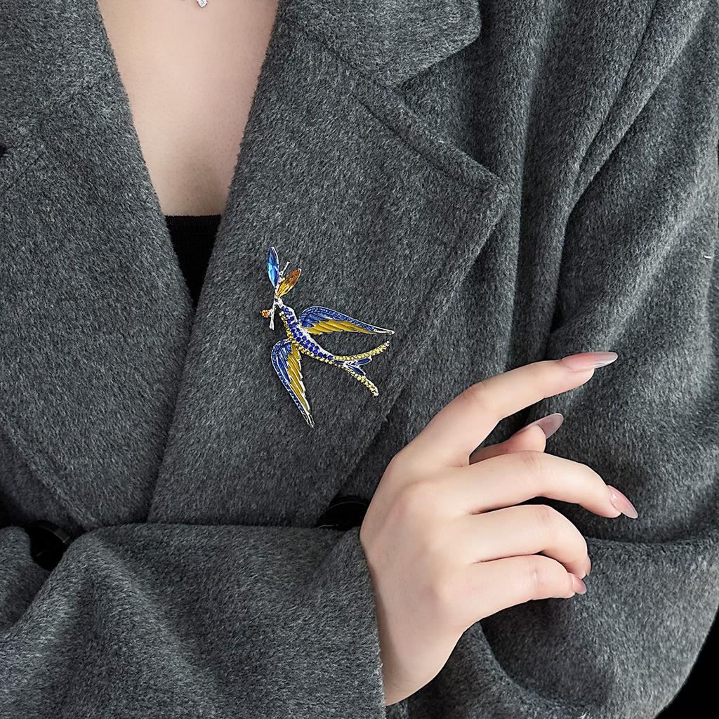 Blue Swallow High-end Brooch Women's Exquisite New Anti-exposure Pin Versatile Suit Accessories