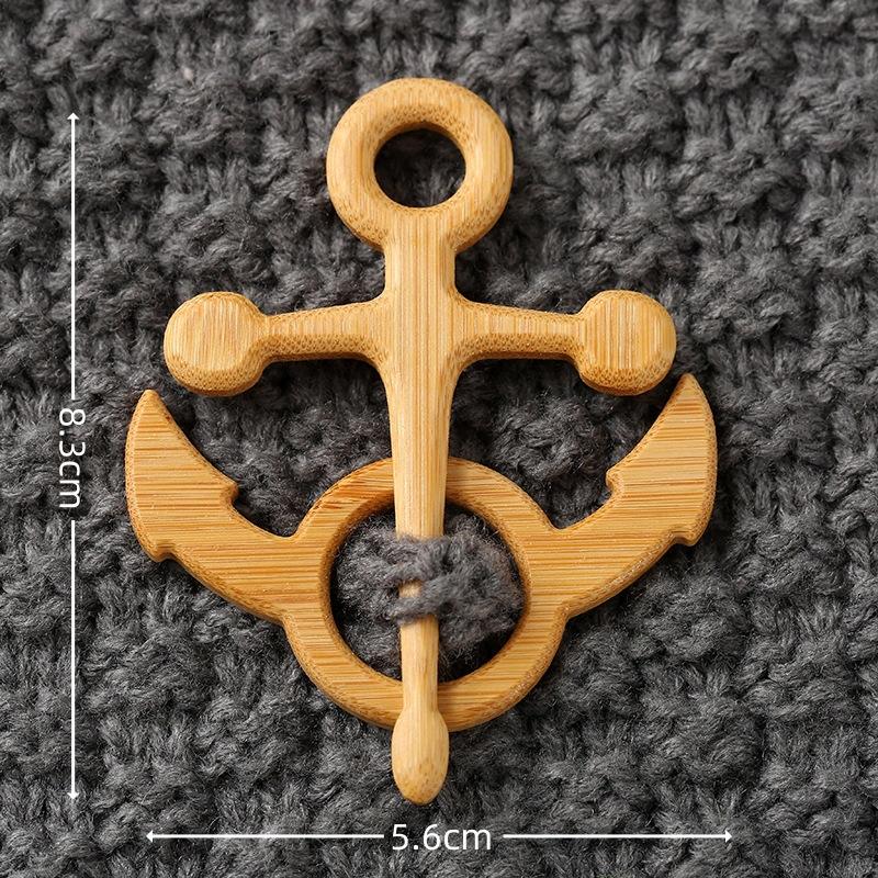 Brooch Pin with Woodenanimal Pattern