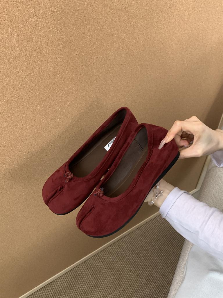 Inner Height Increase, Evening Wind Pig's Trotters, Split-toed Shoes, Women's 2025 New Suede Soft-soled Shallow-mouth Single Shoes, Pig's Feet La