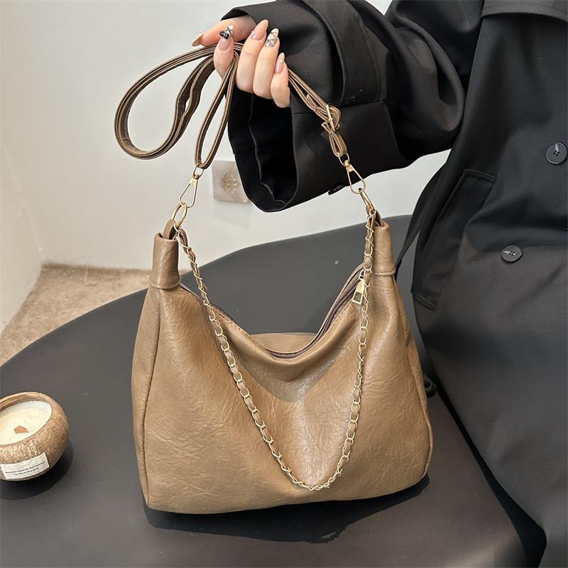 Minimalist Pu Tote Bag For Women With Large Capacity And Chain Accents For Daily Use
