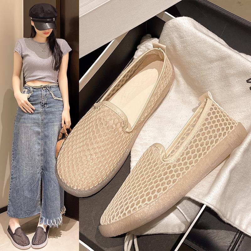 Fashion The New Summer Thick-soled Perforated Sandals Are Comfortable and The Mom's Beach White Sneakers Are Breathable
