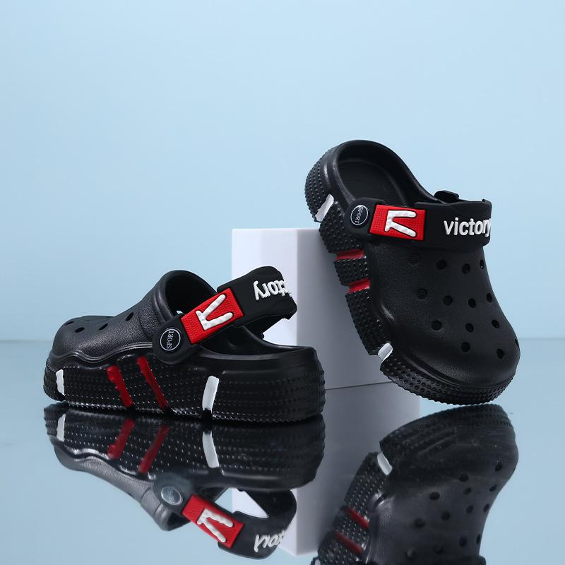 

Мультяшные забавные клоги из ЭВА для мальчиков, легкие летние нескользящие пляжные сандалии, доступны в белом, сером и черном цветах StyleF,35